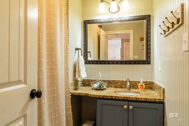 4615 PORT SIDE Lane 202, Gulf Shores, AL 36542
