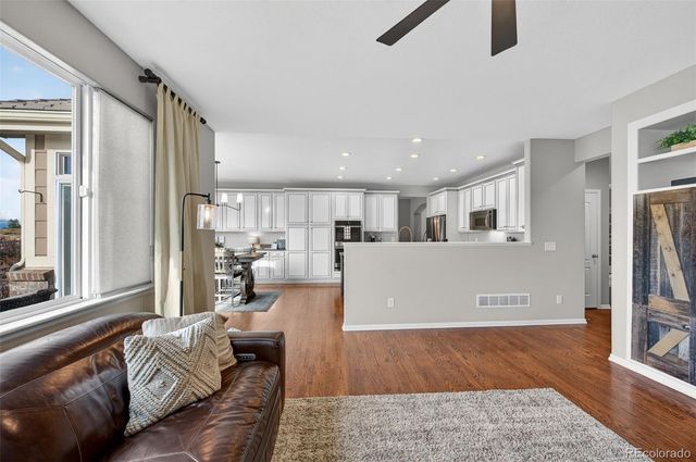 1667 S De Gaulle Way, Aurora, CO 80018