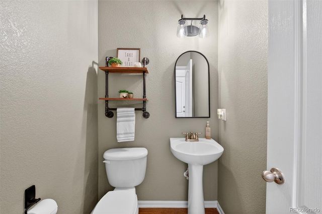 1667 S De Gaulle Way, Aurora, CO 80018