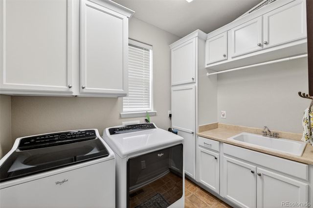 1667 S De Gaulle Way, Aurora, CO 80018