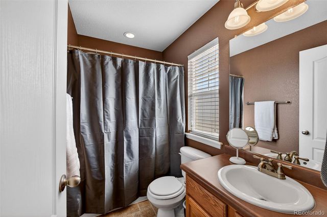 1667 S De Gaulle Way, Aurora, CO 80018