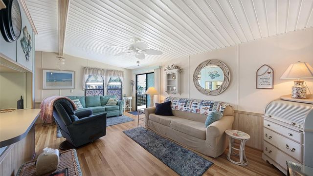 2036 S MOBILE ESTATES DRIVE, Sarasota, FL 34231