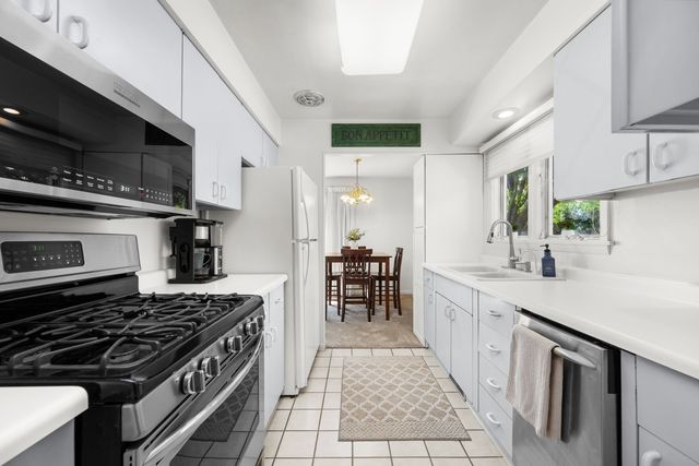 1511 Parklane Drive, Bettendorf, IA 52722