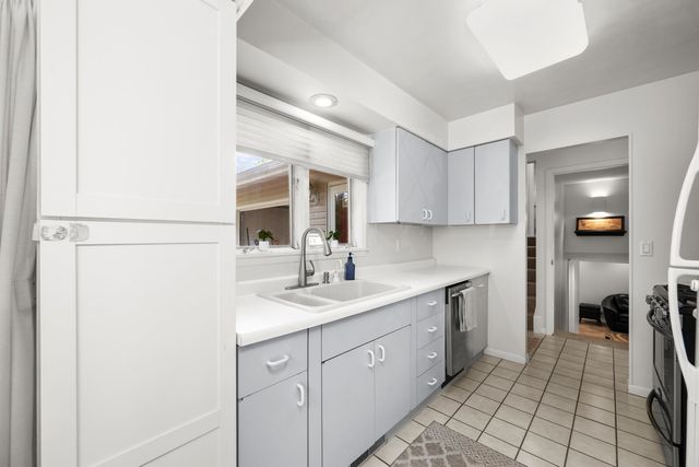 1511 Parklane Drive, Bettendorf, IA 52722