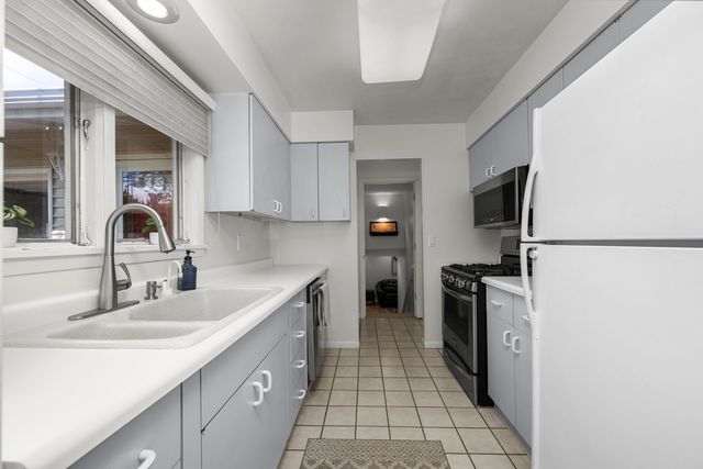 1511 Parklane Drive, Bettendorf, IA 52722