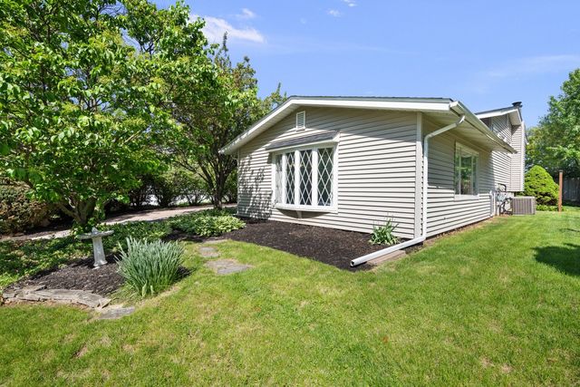 1511 Parklane Drive, Bettendorf, IA 52722