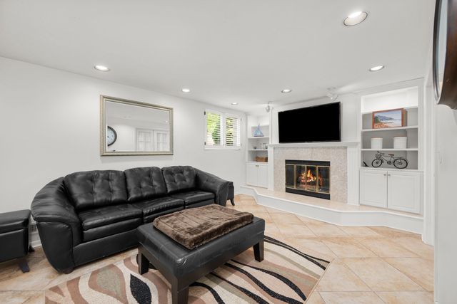 1511 Parklane Drive, Bettendorf, IA 52722