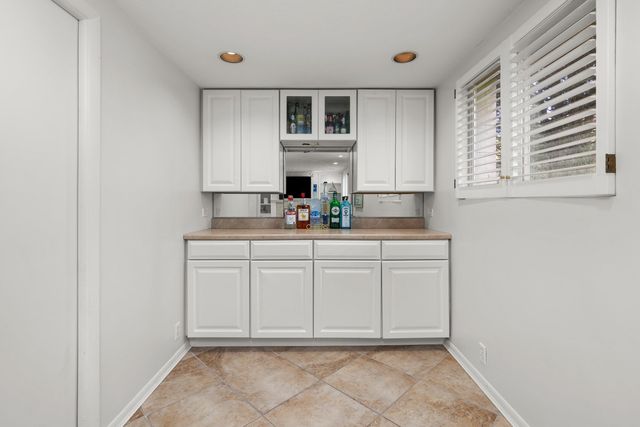 1511 Parklane Drive, Bettendorf, IA 52722