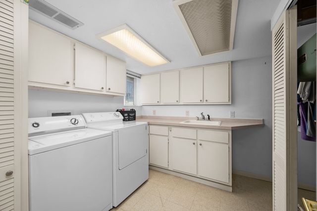 1511 Parklane Drive, Bettendorf, IA 52722