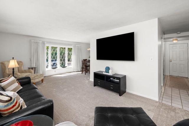 1511 Parklane Drive, Bettendorf, IA 52722