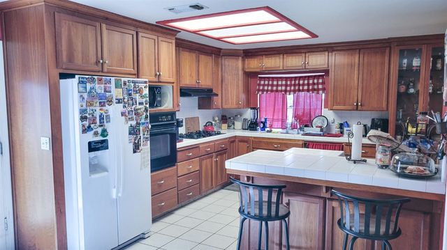 6044 N Gentry Avenue, Fresno, CA 93711