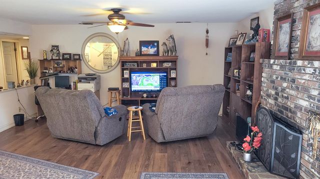 6044 N Gentry Avenue, Fresno, CA 93711