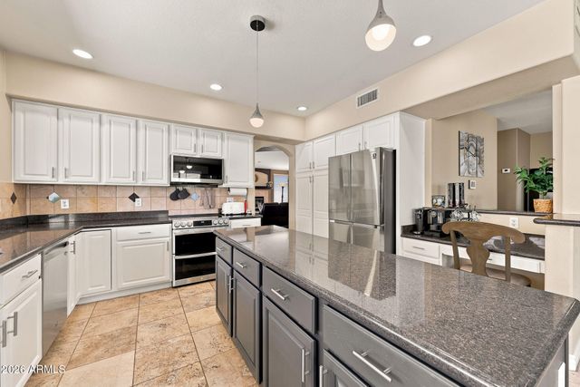 2008 E Granite View Drive, Phoenix, AZ 85048