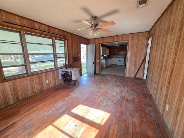 401 Odom Street, Cumby, TX 75433