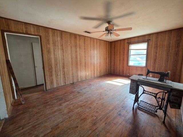 401 Odom Street, Cumby, TX 75433