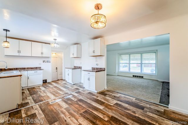 99 Chestnut Street, River Rouge, MI 48218