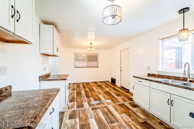 99 Chestnut Street, River Rouge, MI 48218