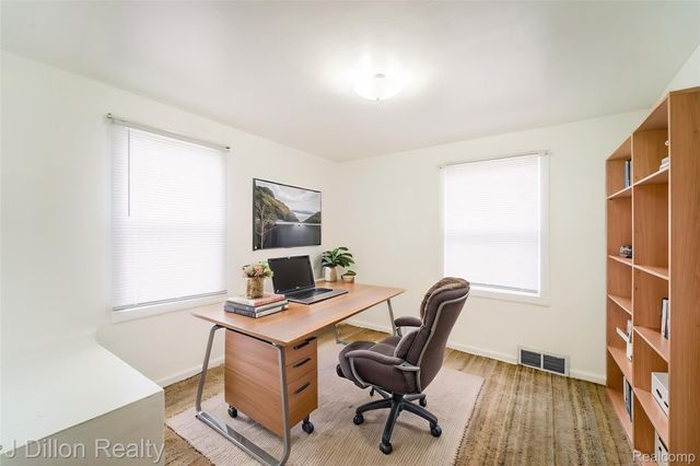 99 Chestnut Street, River Rouge, MI 48218