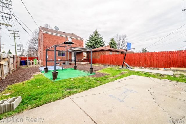 99 Chestnut Street, River Rouge, MI 48218