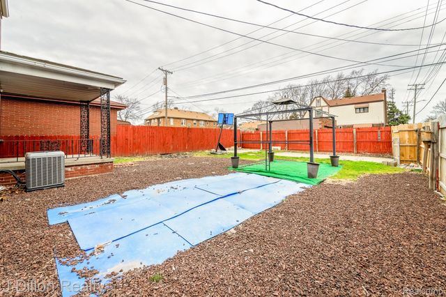 99 Chestnut Street, River Rouge, MI 48218