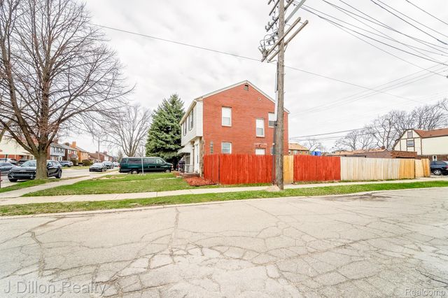 99 Chestnut Street, River Rouge, MI 48218