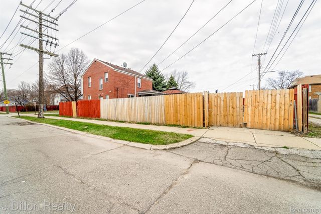 99 Chestnut Street, River Rouge, MI 48218