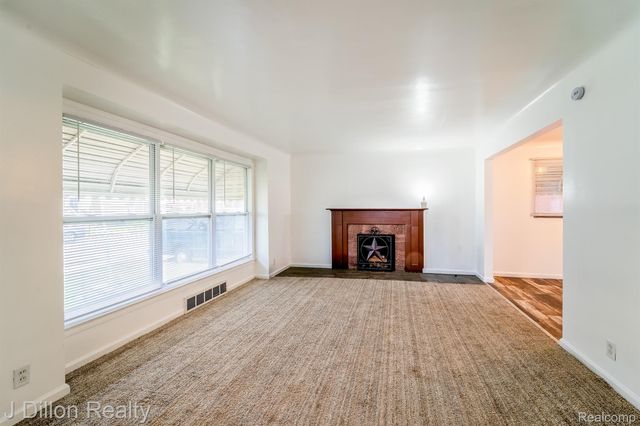99 Chestnut Street, River Rouge, MI 48218