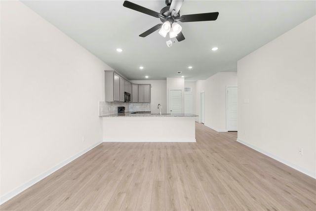 2913 Teasdale Street, Lorena, TX 76655