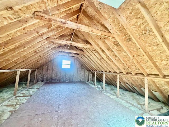 1126 Shogun Drive, Chestnuthill Twp, PA 18330