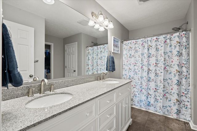 5805 Turning Leaf Way, Maineville, OH 45039