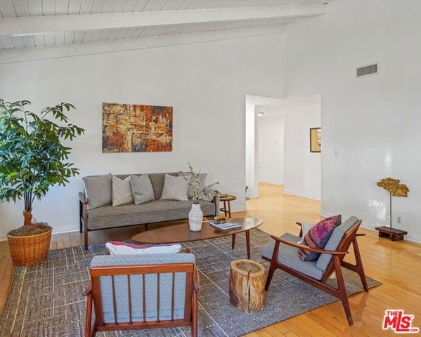 1102 Maple Street, Santa Monica, CA 90405