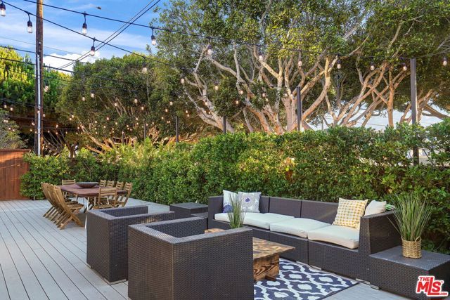 1102 Maple Street, Santa Monica, CA 90405