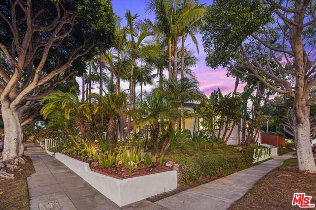 1102 Maple Street, Santa Monica, CA 90405