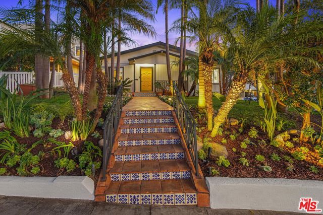 1102 Maple Street, Santa Monica, CA 90405