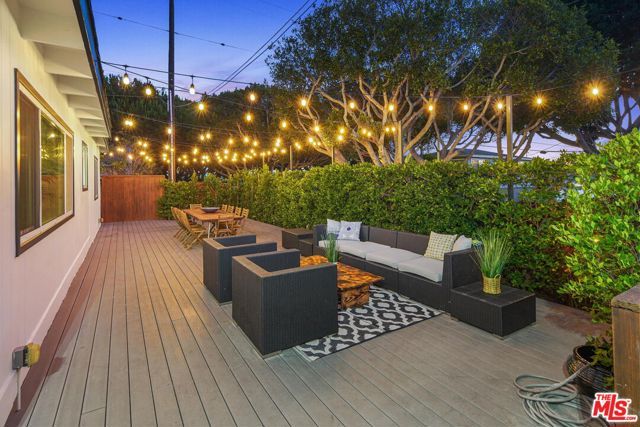 1102 Maple Street, Santa Monica, CA 90405