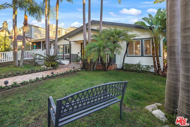 1102 Maple Street, Santa Monica, CA 90405