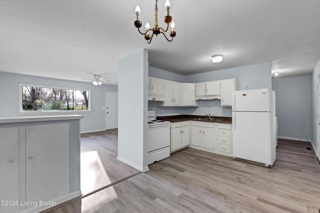 5402 Rustic Way, Louisville, KY 40218