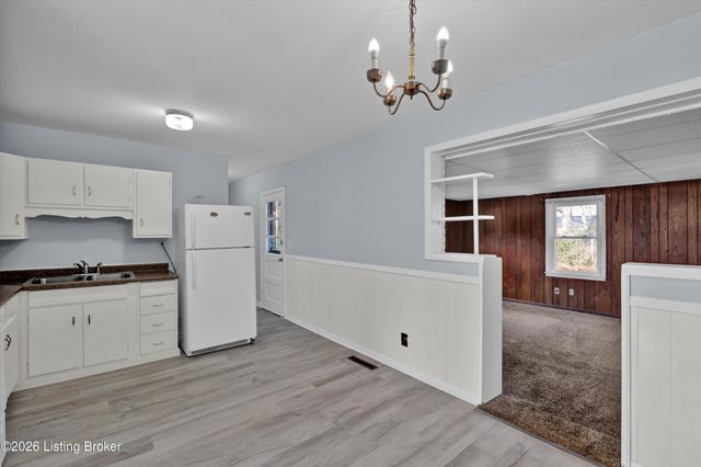 5402 Rustic Way, Louisville, KY 40218