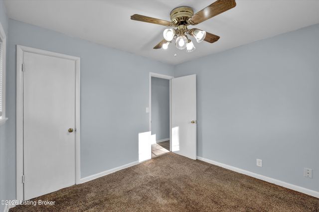 5402 Rustic Way, Louisville, KY 40218