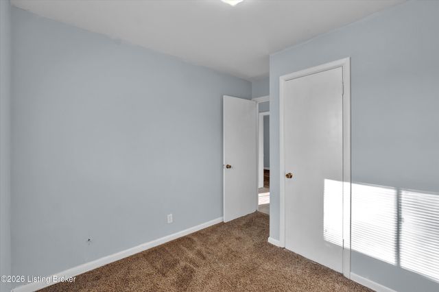 5402 Rustic Way, Louisville, KY 40218