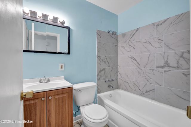 5402 Rustic Way, Louisville, KY 40218