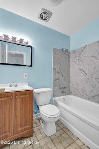 5402 Rustic Way, Louisville, KY 40218