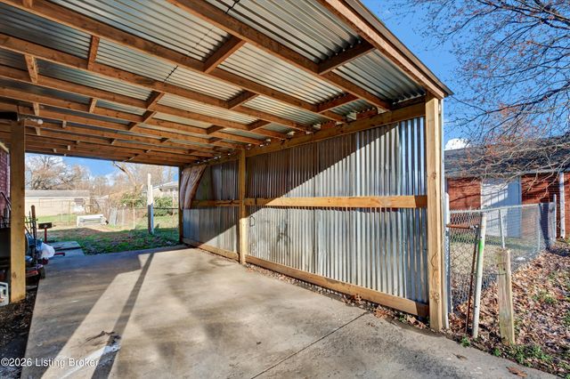 5402 Rustic Way, Louisville, KY 40218