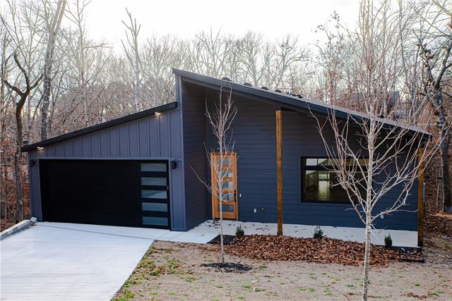 8 Wigtown Lane, Bella Vista, AR 72715