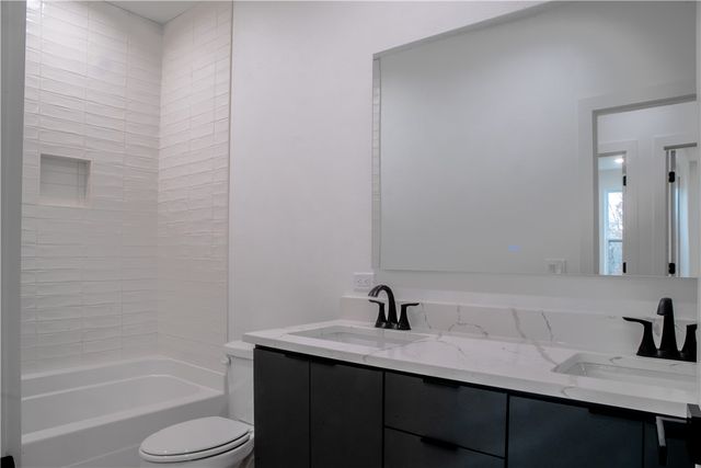 8 Wigtown Lane, Bella Vista, AR 72715