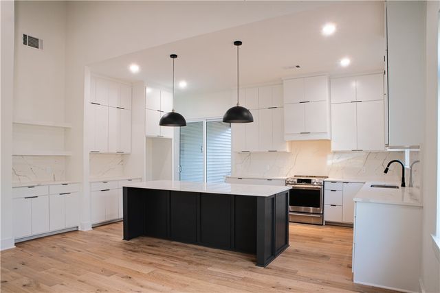 8 Wigtown Lane, Bella Vista, AR 72715