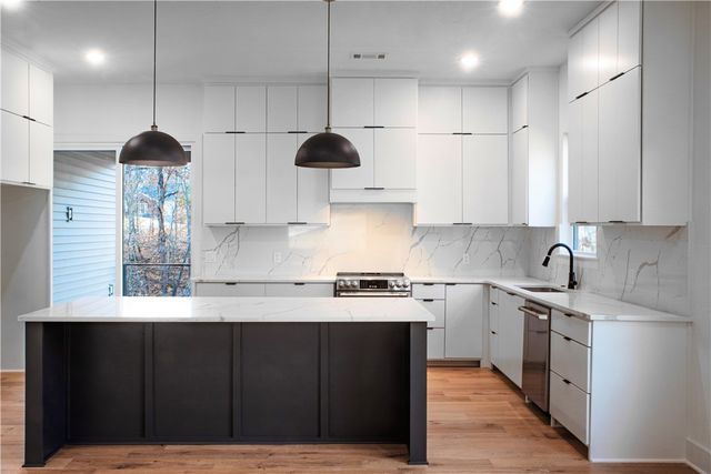 8 Wigtown Lane, Bella Vista, AR 72715