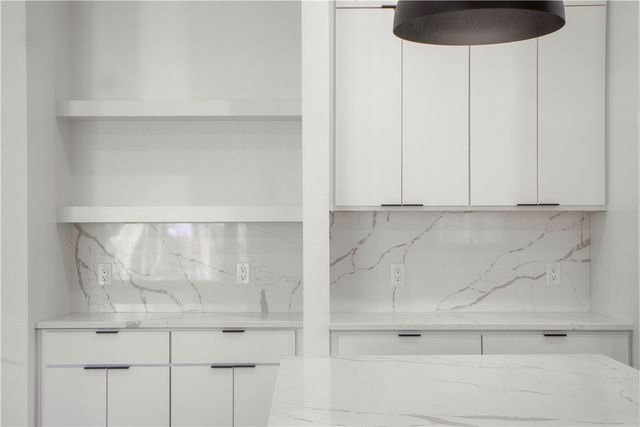 8 Wigtown Lane, Bella Vista, AR 72715