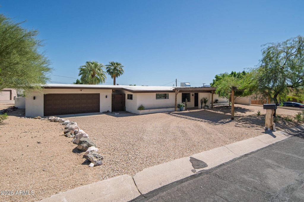 13227 N VICTOR HUGO Avenue, Phoenix, AZ 85032 — photo 2