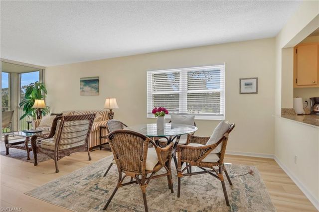 1057 Forest Lakes DR 1208, Naples, FL 34105